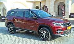 Jeep Meridian review : आयकॉनिक 7-स्लॅट ग्रिलसह वाचा Jeep Meridian चा संपूर्ण रिव्ह्यू
