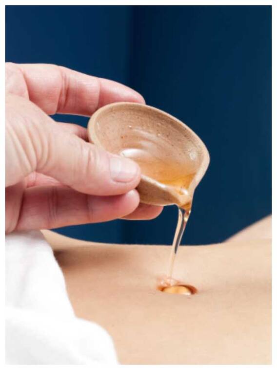 सोने से पहले नाभि में डालें सरसों तेल, इन समस्याओं से मिलेगा छुटकारा