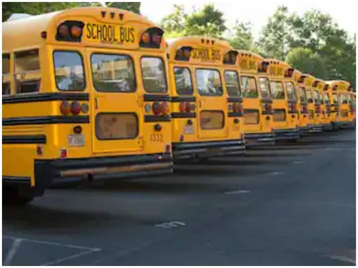 Delhi News Complaint can be made if a child sees a defect in the school bus, helpline number issued ann Delhi School Bus: बच्चे की स्कूल बस में दिखे कोई खामी तो इस नंबर पर दर्ज करें शिकायत, जानिए - क्या हैं सही स्कूल बस के मानक