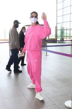 Katrina kaif Photos: गुलाबी जोड़े में बेहद खूबसूरत दिखीं कैटरीना कैफ, छा गया एक्ट्रेस का एयरपोर्ट लुक