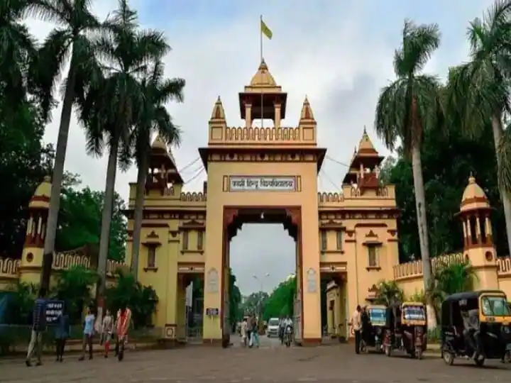 BHU Iftar controversy students said VC participate in Akshaya Tritiya, Parshuram Jayanti program ANN BHU Controversy: बीएचयू इफ्तार विवाद में नया मोड़, छात्रों ने कहा- परशुराम जयंती, अक्षय तृतीया कार्यक्रम में भी शामिल हों वीसी