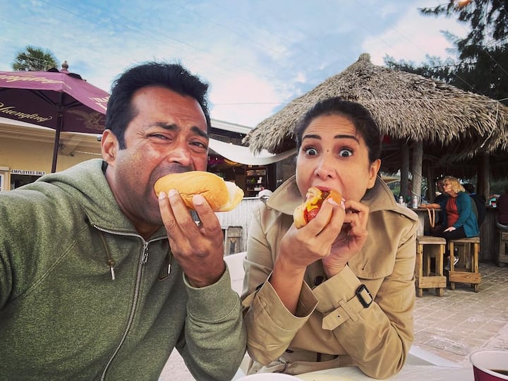 बता दें लिएंडर से पहले किम का नाम हर्षवर्धन राणे से जुड़ रहा था, तो वहीं लिएंडर का नाम महिमा चौधरी के साथ जुड़ चुका है.