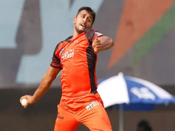 IPL 2022 umran malik bowls fastest ball of ipl 2022 IPL-15: उमरान मलिक ने फेंकी इस आईपीएल की सबसे तेज गेंद, इतनी रही रफ्तार