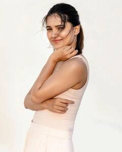 Actress vanibhojan : சிம்பிள் லுக்.. உள்ளம் அள்ளும் போஸ்... அசத்திய வாணி போஜன்!