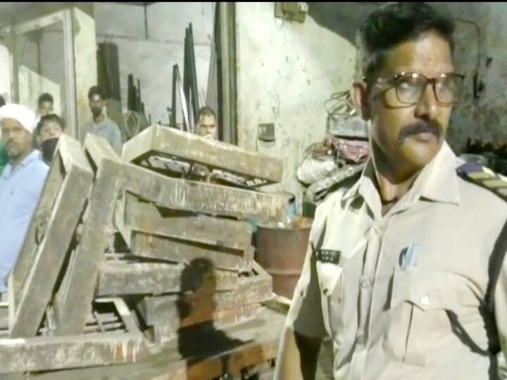 Jabalpur Scavengers had to buy sewer chambers from thieves expensive, police arrested ANN Jabalpur News: कबाड़ियों को चोरों से सीवर का चैंबर खरीदना पड़ा महंगा, पुलिस ने किया गिरफ्तार