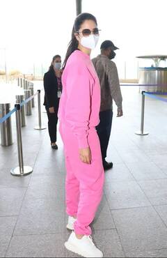 પિંક કલરના આઉટફીટમાં ગજબ લાગી રહી છે કેટરીના કૈફ