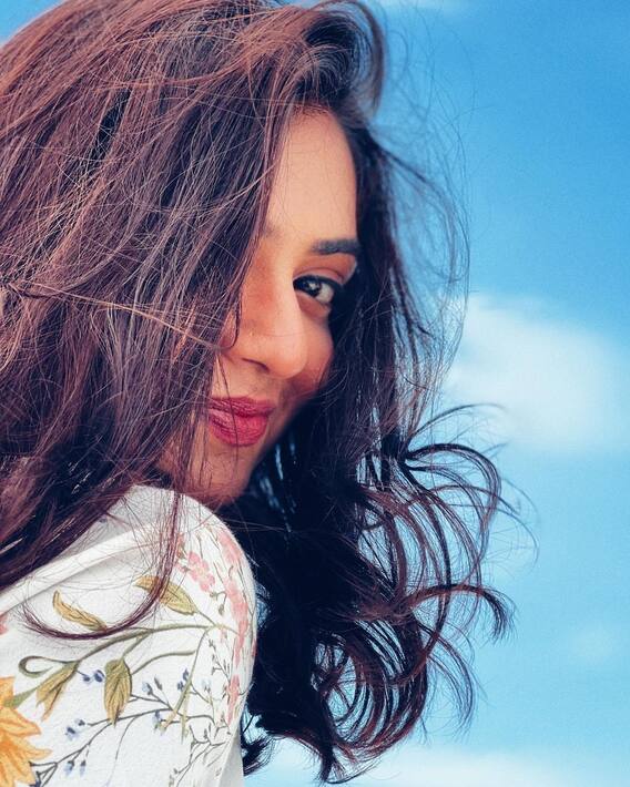 Nazriya Nazim: తెలుగులో స్టార్ హీరోగారి భార్య  తొలి సినిమా