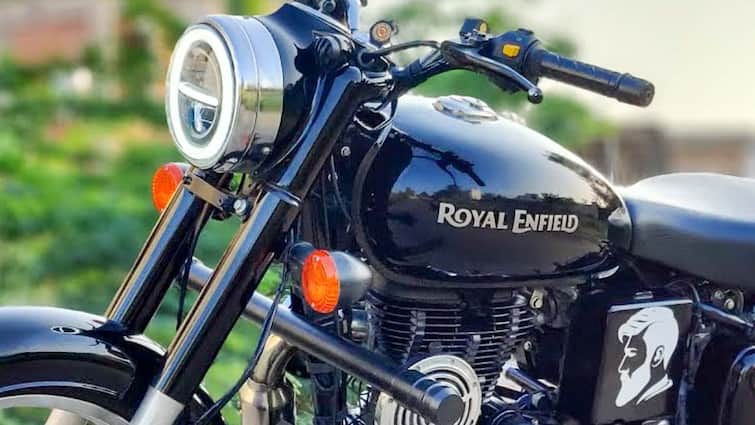 Royal Enfield has made its bikes expensive, know which one became more expensive Royal Enfield: रॉयल इनफील्ड ने महंगी कर दीं अपनी बाइक्स, जानिए कौन सी हुई कितनी महंगी