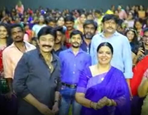 Shekar Movie Team : మల్లారెడ్డి ఇంజనీరింగ్ కాలేజి లో సెల్ఫీ కోసం పోటీపడ్డ స్టూడెంట్స్| ABP Desam