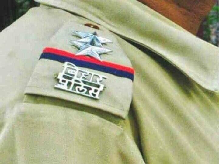 Bihar News: एसपी को फोन कर कहा- पड़ोसी के कमरे से आती है हैलो-हैलो की आवाज, पुलिस पहुंची तो देखकर घूम गया सिर Bihar News: Eleven Cyber fraud Arrested in Nalanda Bihar Neighbor called and complained to the SP ann Bihar News: एसपी को फोन कर कहा- पड़ोसी के कमरे से आती है हैलो-हैलो की आवाज, पुलिस पहुंची तो देखकर घूम गया सिर