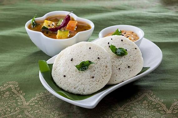 ભારતીય નાસ્તાની યાદીમાં ઈડલીનો સમાવેશ કરવાનું ક્યારેય ભૂલશો નહીં. તે ખૂબ જ સ્વાદિષ્ટ અને તેલ મુક્ત નાસ્તો છે જે સ્વાસ્થ્ય માટે ખૂબ જ આરોગ્યપ્રદ હોઈ શકે છે. (ફોટો - Pixabay)