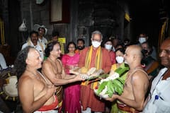 Simhachalam Chandanotsavam: ఘనంగా అప్పన్న చందనోత్సవం, నిజరూప దర్శనం కోసం పోటెత్తుతున్న వీవీఐపీలు