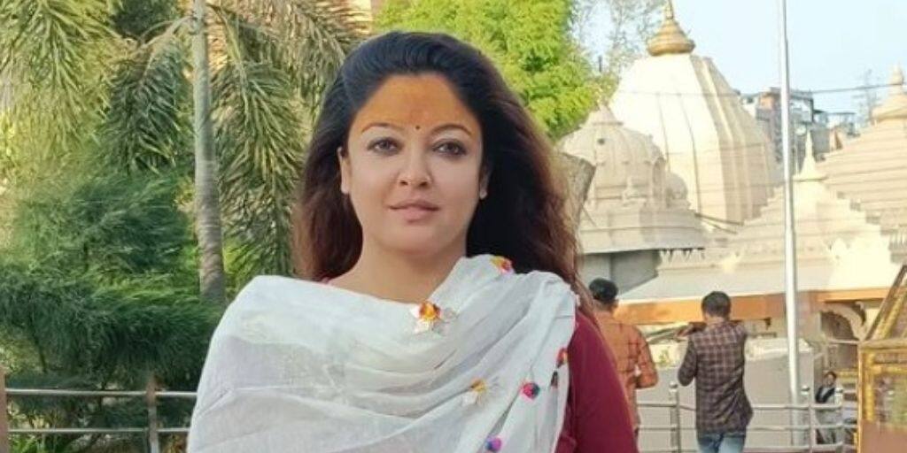 Tanushree Dutta: মহাকাল দর্শনের পথে গাড়ির ব্রেক ফেল, দুর্ঘটনার কবলে তনুশ্রী দত্ত Tanushree Dutta received minor injuries after she met with a road accident while going from Indore Tanushree Dutta: মহাকাল দর্শনের পথে গাড়ির ব্রেক ফেল, দুর্ঘটনার কবলে তনুশ্রী দত্ত