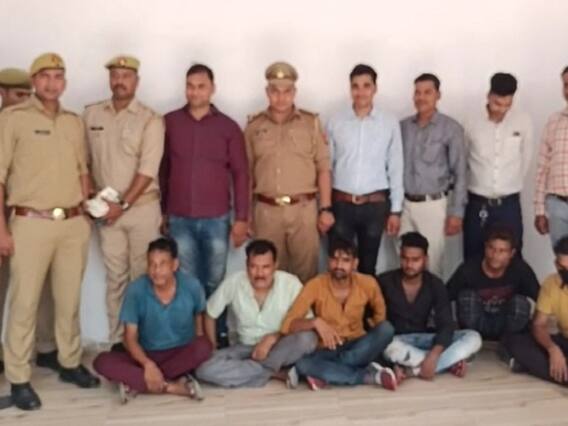 Jalaun News: जालौन पुलिस ने गांजा सप्लाई करने वाले अंतर्राज्यीय गिरोह का भंडाफोड़ किया, 7 अभियुक्त गिरफ्तार Jalaun News: जालौन पुलिस ने गांजा सप्लाई करने वाले अंतर्राज्यीय गिरोह का भंडाफोड़ किया, 7 अभियुक्त गिरफ्तार
