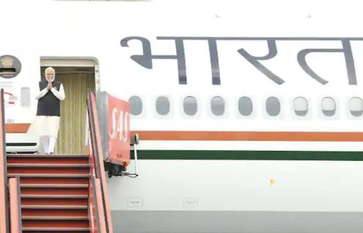 ਜਰਮਨੀ ਦੀ ਆਪਣੀ ਸਫਲ ਯਾਤਰਾ ਦੀ ਸਮਾਪਤੀ ਤੋਂ ਬਾਅਦ, ਪ੍ਰਧਾਨ ਮੰਤਰੀ ਨਰਿੰਦਰ ਮੋਦੀ ਮੰਗਲਵਾਰ ਨੂੰ ਡੈਨਮਾਰਕ ਦੇ ਕੋਪਨਹੇਗਨ ਪਹੁੰਚੇ ਅਤੇ ਹਵਾਈ ਅੱਡੇ 'ਤੇ ਉਨ੍ਹਾਂ ਦੇ ਡੈਨਿਸ਼ ਹਮਰੁਤਬਾ ਨੇ ਵਿਸ਼ੇਸ਼ ਇਸ਼ਾਰੇ ਵਜੋਂ ਉਨ੍ਹਾਂ ਦਾ ਸਵਾਗਤ ਕੀਤਾ।