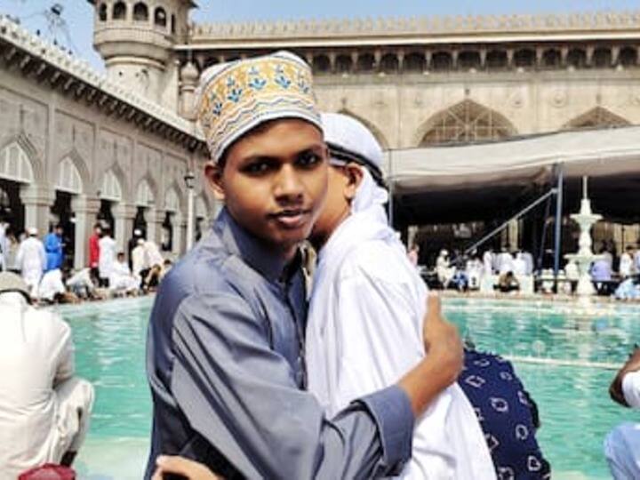 People greeted each other after Eid prayers and then went to see their family, friends, and well-wishers to share their greetings. (Image: ABP Desam)