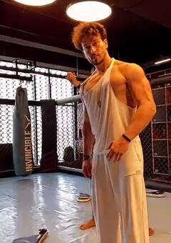 Fitness Goals: अपनी आने वाली फिल्म के लिए बॉडी ट्रांसफॉर्म करने में जुटे टाइगर श्रॉफ, तस्वीरें देख आप भी हो जाएंगे फैन!