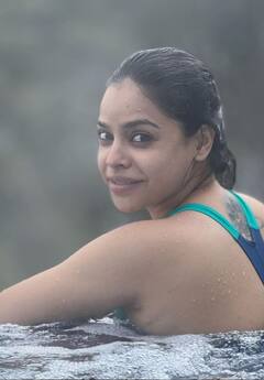 કપિલ શર્માની ઓન સ્ક્રીન વાઈફ ભૂરીએ બિકીની પહેરીને લગાવી આગ