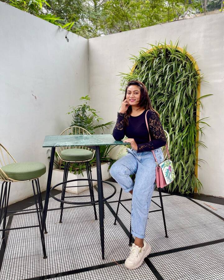 అస్మిత కర్ణని (image credit : Ashmita Karnani /Instagram)