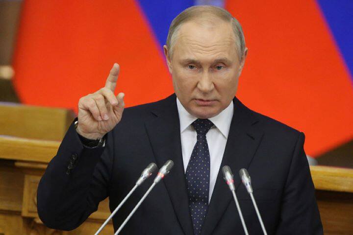 Russian President Putin To Undergo Cancer Treatment, Hand Over Power: Report Russian President Putin To Undergo Cancer Treatment, Hand Over Power: Report