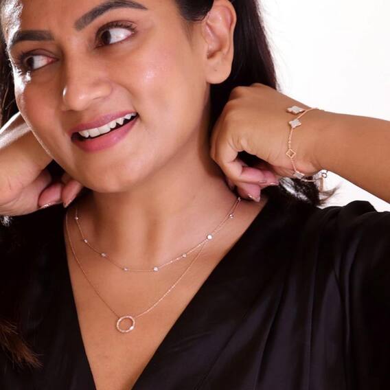 Ashmita Karnani Photos: బుల్లితెరపై అందమైన అమ్మ, అత్తమ్మ అస్మిత స్టైలిష్ లుక్