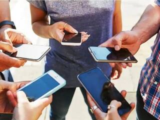Smartphone Cooling Tips : कडक उष्णतेपासून तुमच्या गॅझेट्सचे संरक्षण करण्यासाठी 'या' सोप्या टिप्स फॉलो करा
