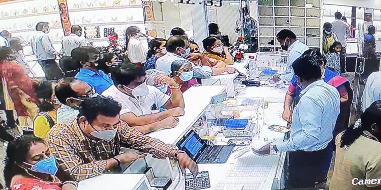 15000 crore Rupees Of Jewellery Trade Tooked Place On Occasion Of Akshaya Tritiya 2022 Akshaya Tritiya 2022: अक्षय तृतीया पर ज्वेलर्स ने किया 15,000 करोड़ रुपये का कारोबार, दो सालों के लॉकडाउन बाद बाजार गुलजार