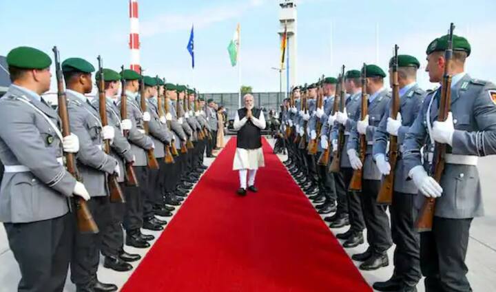 ਉਹ ਡੈਨਮਾਰਕ, ਆਈਸਲੈਂਡ, ਫਿਨਲੈਂਡ, ਸਵੀਡਨ ਅਤੇ ਨਾਰਵੇ ਦੇ ਪ੍ਰਧਾਨ ਮੰਤਰੀਆਂ ਨਾਲ ਦੂਜੇ ਭਾਰਤ-ਨੋਰਡਿਕ ਸੰਮੇਲਨ ਵਿੱਚ ਵੀ ਹਿੱਸਾ ਲੈਣਗੇ। ਸਿਖਰ ਸੰਮੇਲਨ ਦੌਰਾਨ, ਪੀਐਮ ਮੋਦੀ ਜਲਵਾਯੂ ਤਬਦੀਲੀ, ਨਵਿਆਉਣਯੋਗ ਊਰਜਾ, ਅਤੇ ਨਵੀਨਤਾ ਅਤੇ ਤਕਨਾਲੋਜੀ ਦੇ ਖੇਤਰਾਂ ਨੂੰ ਮਜ਼ਬੂਤ ​​ਕਰਨ ਲਈ ਨੌਰਡਿਕ ਦੇਸ਼ਾਂ ਨਾਲ ਗੱਲ ਕਰਨਗੇ।