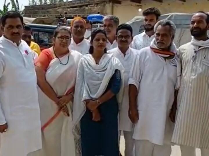 Chandauli Politics Congress delegation met victim's family in Chandauli, statement of father of deceased ANN Chandauli Politics: चंदौली में पीड़ित परिवार से मिला कांग्रेस का प्रतिनिधिमंडल, मृतका के पिता ने दी ये चेतावनी