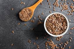 Flaxseeds to Reduce Weight : वजन को कैसे घटा सकता है अलसी? जानें इसके फायदे और सेवन का तरीका
