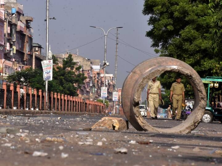 Jodhpur Violence Tension After Stone Pelting In Jodhpur, Curfew Imposed In 10 Police Station Areas, Read What Happened In The Matter So Far Jodhpur Violence: જોધપુરમાં પથ્થરમારા બાદ તણાવભરી સ્થિતિ, 10 પોઈન્ટમાં સમજો સમગ્ર ઘટનાક્રમ
