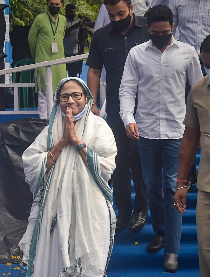 এদিন রেড রোডের নমাজ অনুষ্ঠানে উপস্থিত ছিলেন অভিষেক বন্দ্যোপাধ্যায়ও।