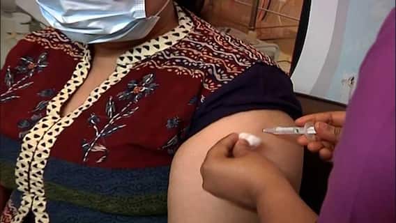 Corona Vaccine: কাউকে ভ্যাকসিন নিতে বাধ্য করা যাবে না, নির্দেশ সুপ্রিম কোর্টের।Bangla News