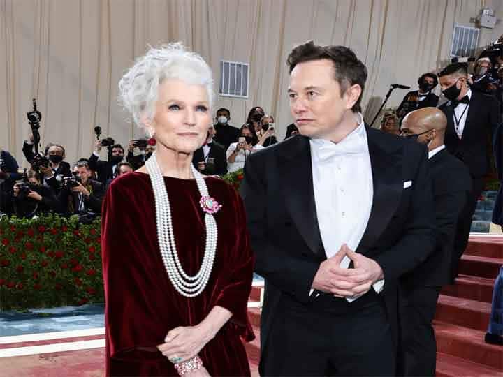 Elon Musks first public appearance after Twitter takeover accompanied