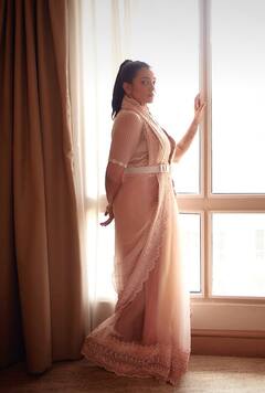 Parvathy pics: ரீலிலும் ரியலிலும் நாயகி... பார்வதியின் லேட்டஸ்ட் க்ளிக்ஸ்!