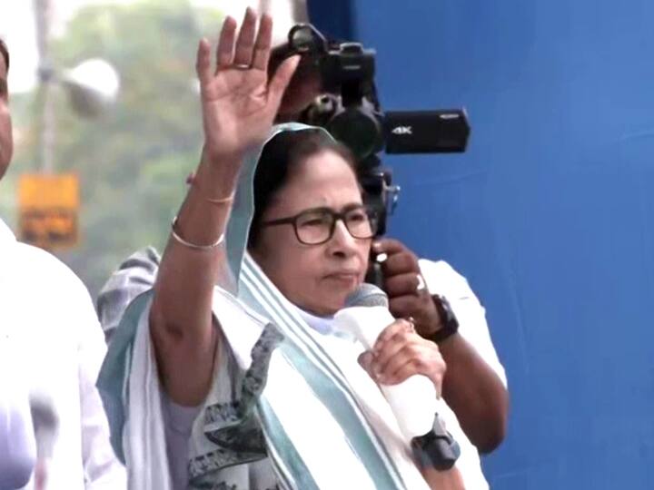 Policy Of Divide & Rule Going On In India Not Welcome: Mamata's 'Jhoothe Acche Din' Jibe On Eid-ul-Fitr West Bengal CM Mamata Banerjee's 'jhotte acche din' at Modi govt on Eid-ul-Fitr: Policy Of Divide & Rule Going On In India Not Welcome Policy Of Divide & Rule Going On In India Not Welcome: Mamata's 'Jhoothe Acche Din' Jibe On Eid-ul-Fitr