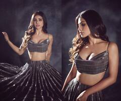 Mouni Roy : लख लख चंदेरी... मौनी रॉयच्या घायाळ करणाऱ्या अदा