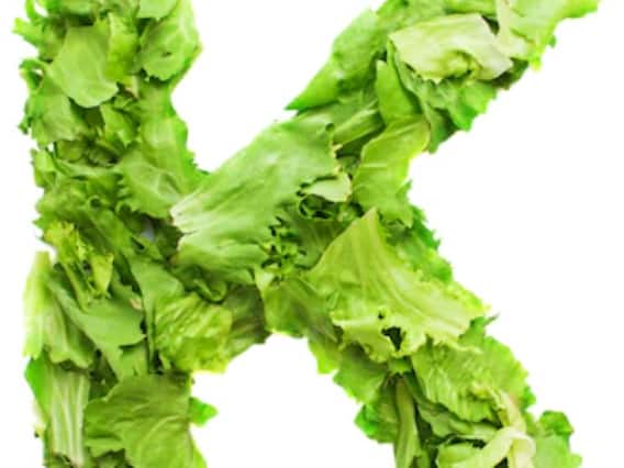 Vitamin K Deficiency : विटामिन K की कमी से शरीर में हो सकती है ये परेशानी Vitamin K Deficiency : विटामिन K की कमी से शरीर में हो सकती है ये परेशानी