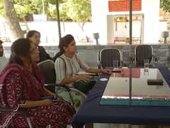 Hamirpur News: हमीरपुर में दो महिला डॉक्टरों में बहस के बाद हो गई मारपीट, मामला पहुंच गया पुलिस तक