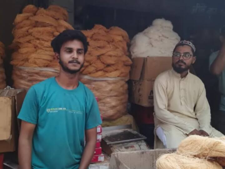 Gorakhpur Nakhas Chowk Uttar Pradesh Eid market is very famous people shop on Eid-ul-Fitr ANN Gorakhpur: ईद पर सेवईयों से सजा गोरखपुर का ये बाजार क्यों है इतना फेमस? जमकर खरीदारी कर रहे लोगों ने बताई ये बात