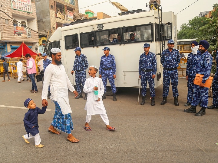 Eid-Al-Fitr: Hindus & Muslims Celebrate Together After Communal Violence In Jahangirpuri