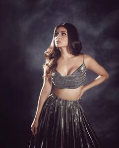 Mouni Roy Photos: యాష్ కలర్ డ్రెస్సులో యశ్ బ్యూటీ హొయల్