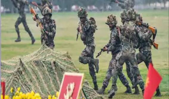 New Market Fraud: চাকরির টোপ দিয়ে টাকা হাতানোর অভিযোগ, ধর্মতলা থেকে গ্রেফতার ৫ ।Bangla News