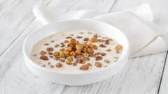 Soaked Raisins vs Fresh Grapes: জলে ভেজানো কিশমিশ নাকি গাছ থেকে পেড়ে আনা আঙুর, গুণ বেশি কার!