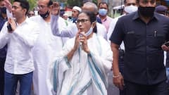 Mamata on Eid: ইদের নমাজে স্নেহের পরশ, রেড রোডে মমতা-অভিষেকের সঙ্গী ছোট্ট আজানিয়া