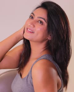 Ashmita Karnani Photos: బుల్లితెరపై అందమైన అమ్మ, అత్తమ్మ అస్మిత స్టైలిష్ లుక్