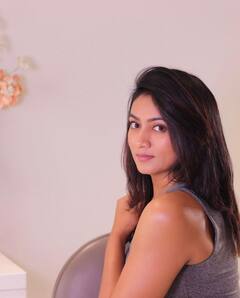 Ashmita Karnani Photos: బుల్లితెరపై అందమైన అమ్మ, అత్తమ్మ అస్మిత స్టైలిష్ లుక్