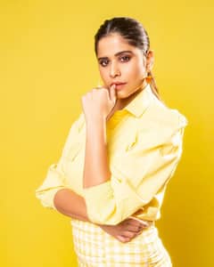 Petpuraan : सई ताम्हणकरचा यल्लो लूक; फोटो चर्चेत!