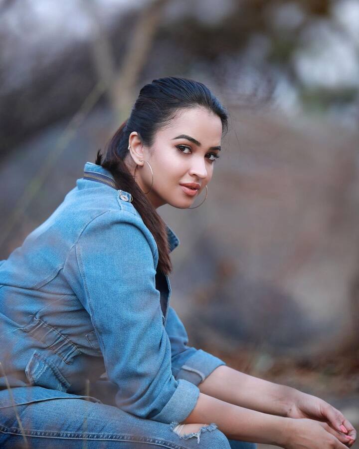 పూజిత పొన్నాడ (Image Credit: Pujita Ponnada/Instagram)