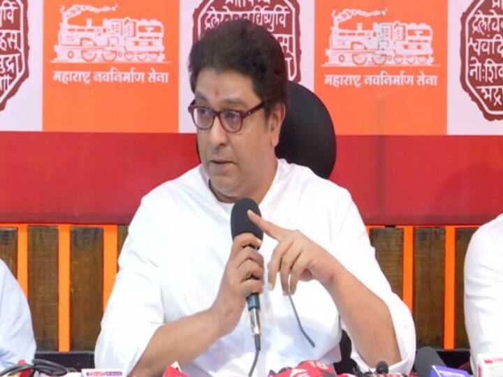Raj Thackeray : राज ठाकरेंकडून बाळासाहेबांचा जुना व्हिडीओ ट्वीट, शिवसेनेवर साधला निशाणा! Hanuman Chalisa Loudspeaker Row MNS Chief Raj Thackeray tweet shivsena supremo late balasaheb Thackeray old video on masjid loudspeaker Raj Thackeray : राज ठाकरेंकडून बाळासाहेबांचा जुना व्हिडीओ ट्वीट, शिवसेनेवर साधला निशाणा!